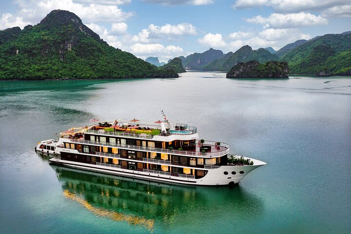 Dora Cruise - Luxury 5 Star Cruise in Ha Long Bay-Lan Ha Bay (2D1N )