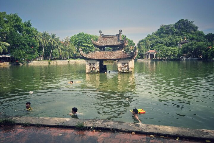 Duong Lam ancient village - Thay Pagoda - Van Phúc silk - Photo 1 of 16