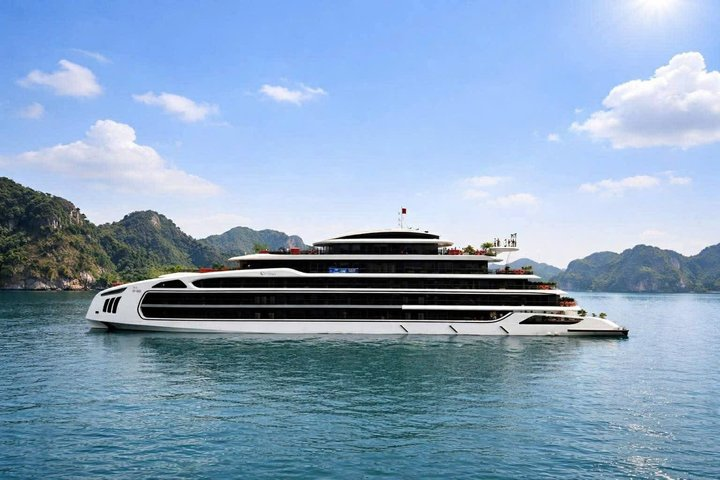 Lan Ha Bay Luxury Overnight Cruise 2D1N with Celina from Hanoi - Photo 1 of 18