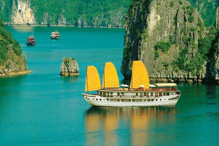 2 days 1 night Halong Bay Cruise Tours