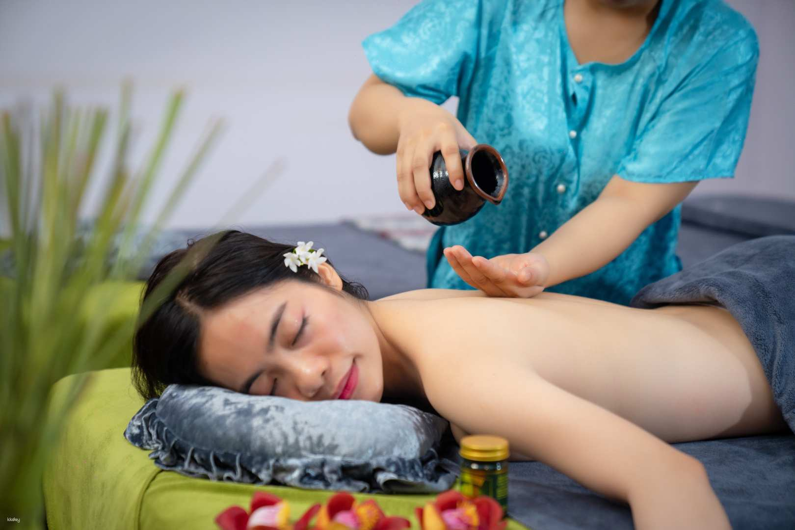 Relax in the heart of Phu Quoc with a soothing massage where experienced therapists provide personalized treatments just moments from the bustling King Kong Mart. Unwind and rejuvenate!