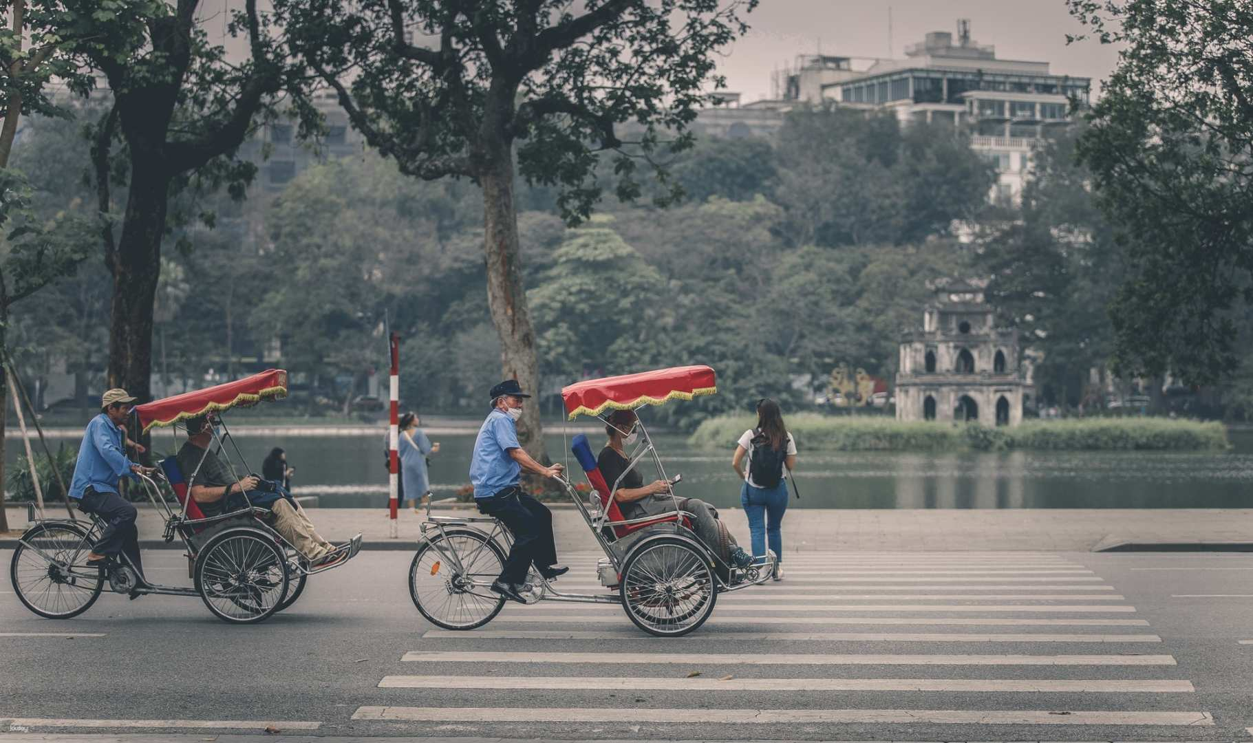 [Girls' trip in Hanoi] Hanoi city tour with cyclo ride experience & Duong Lam village (lunch included) tour - Photo 1 of 9