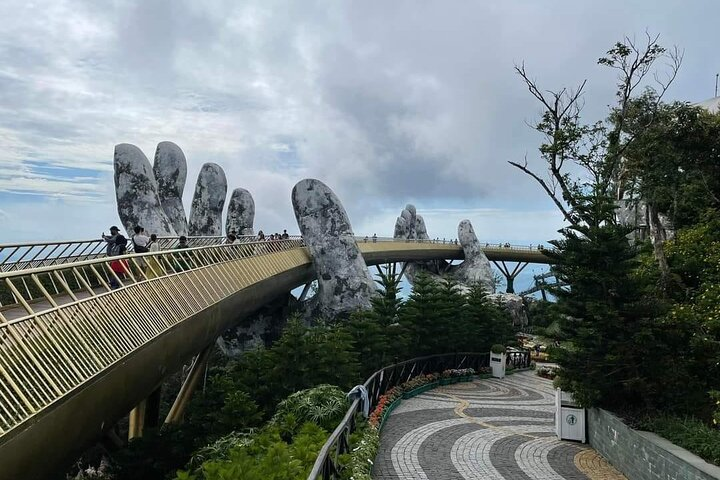 GOLDEN BRIDGE & BA NA HILL via CABLE CAR with Stunning Views & Photo Opportunity - Photo 1 of 25