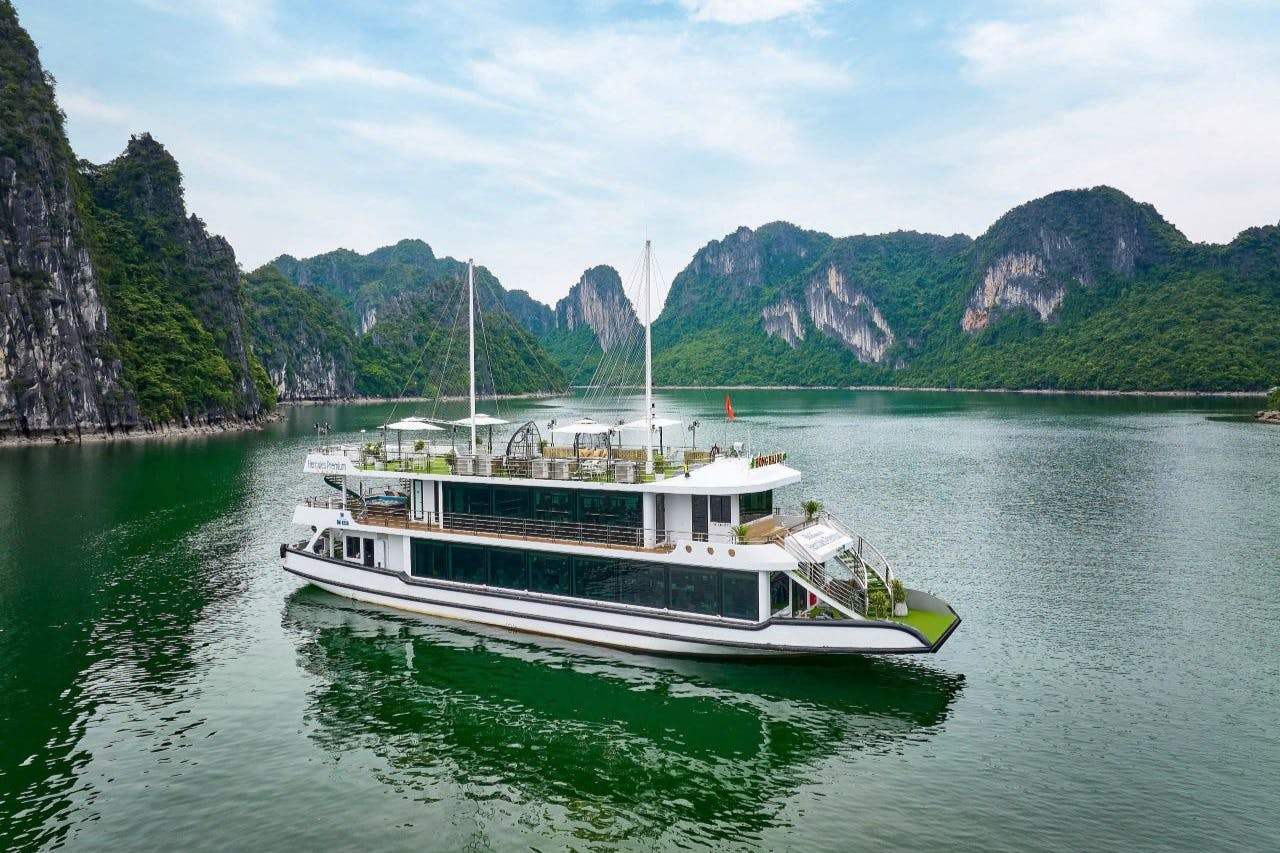 Ha Long Bay: Boat Cruise from Hanoi + Buffet Lunch + Optional Transfer - Photo 1 of 8