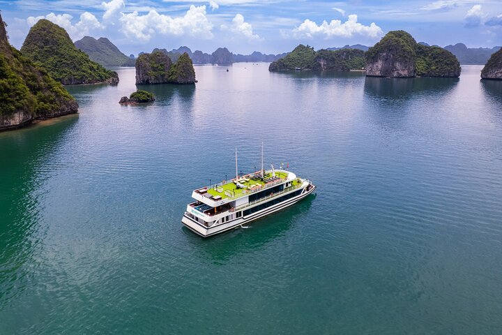 Ha Long Bay Day Tour by 5-Star Heritage Luxury Cruise From Harbor