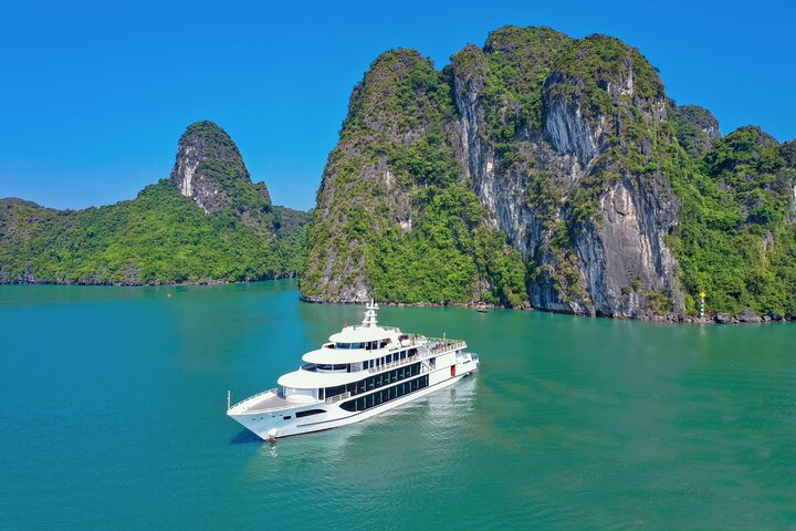 Ha Long Bay Luxury Cruise by Sea Octopus from Hanoi by Expressway