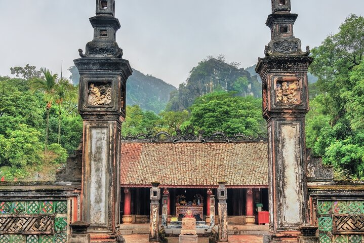 Hanoi to Ninh Binh: Hoa Lu, Bich Dong, Tam Coc & Trang An Tour - Photo 1 of 9