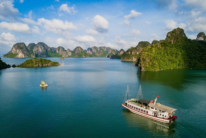 Halong Aviva Full day Halong bay tour - Photo 1 of 8
