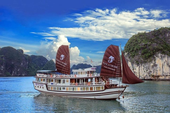 Viola Cruise- Boutique 4 Star Cruises in Ha Long Bay -Bai Tu Long Bay