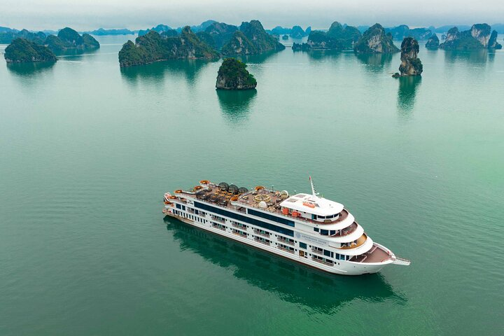 Halong Bay Full-day Cruise with Transport and Lunch - Photo 1 of 15