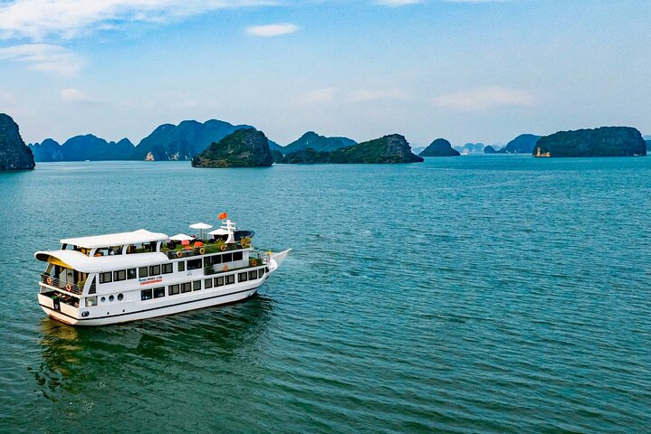 Halong Luxury Boutique Cruise with Smaller Group Better Care