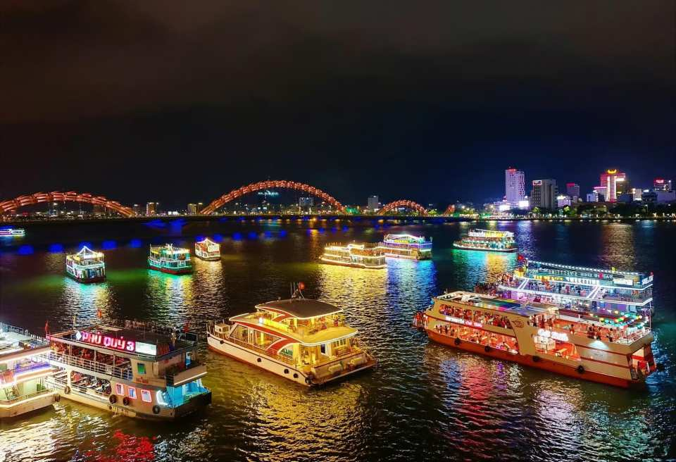 Han River Night Cruises By 7 STARS Cruise | Da Nang, Vietnam - Photo 1 of 10