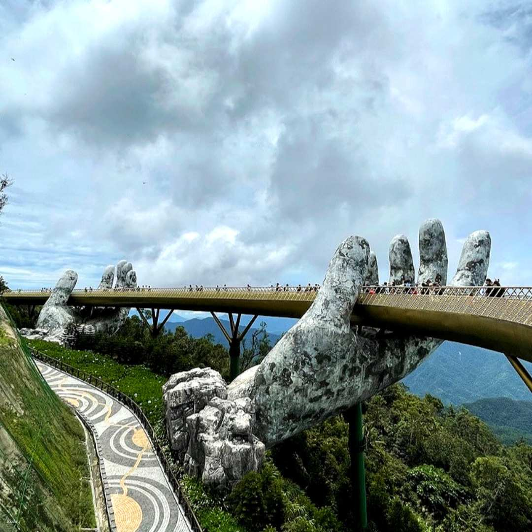 [한국인가이드] 다낭 바나힐 버스투어(차밍쇼 또는 아오자이쇼 포함,오후투어,다낭공항하차가능) - Photo 1 of 4