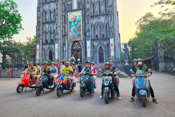Hanoi Vespa tours - Hanoi scooter tours