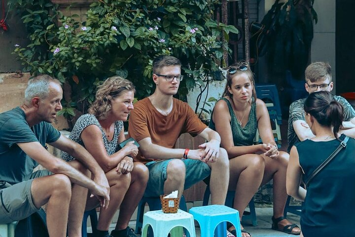 Learn basic Vietnamese 
Practice Vietnamese culture 
Learn to make coconut coffee and egg coffee 