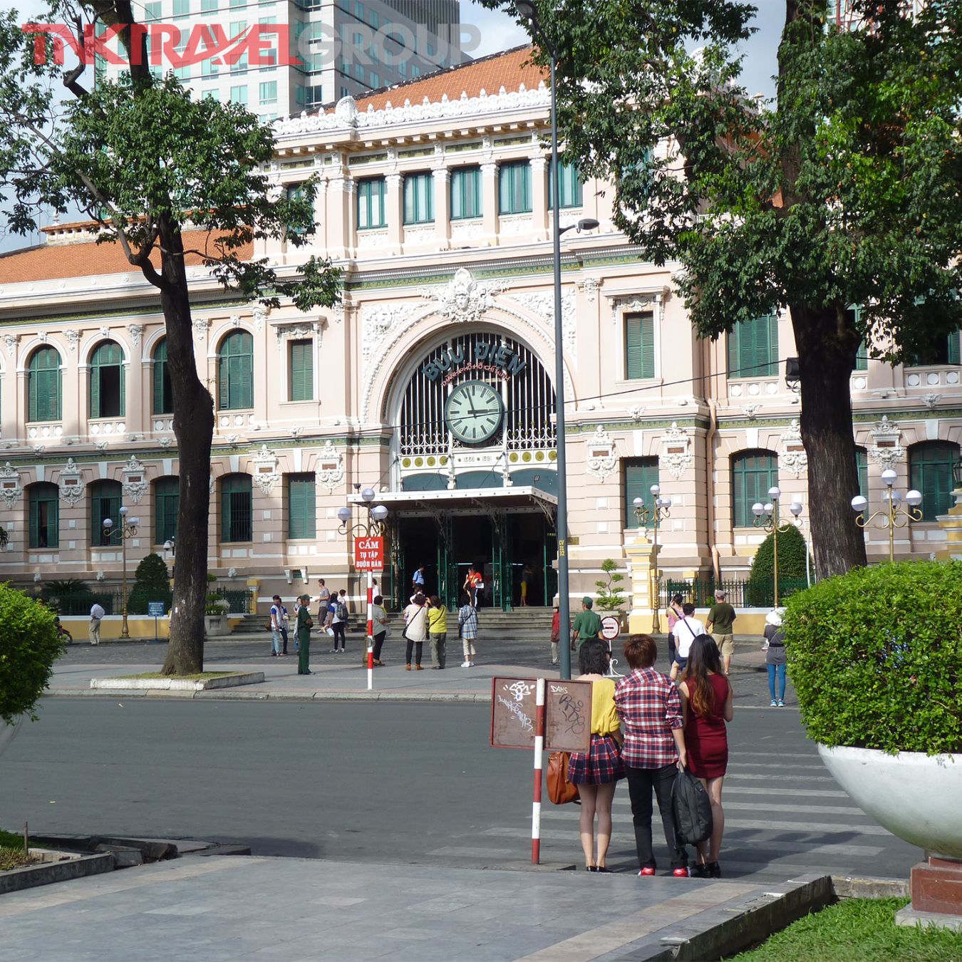Tur Setengah Hari Kota Ho Chi Minh (Perjalanan Pagi) - Photo 1 of 9