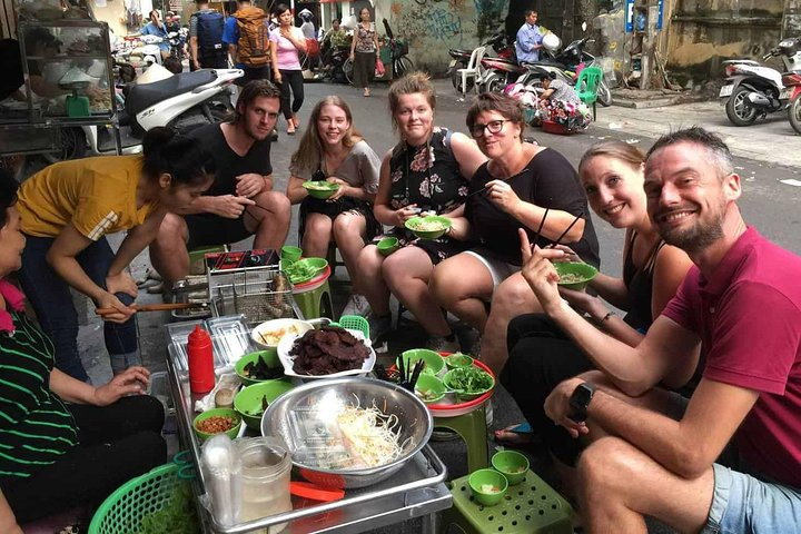 Hanoi Food on Foot: Walking Tour of Hanoi Old Quarter
