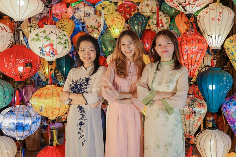 Hoi An Private Photoshoot & Guided Walking and Posing - Photo 1 of 7