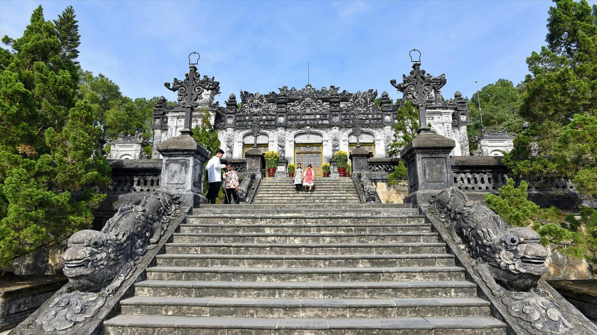 Hue: Entry Ticket to Complex of Hue Monuments + Royal Palace - Photo 1 of 8
