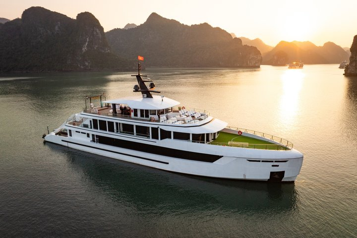 Hera Luxury Cruise - The Most Luxurious Day Tour In Halong Bay - Photo 1 of 24