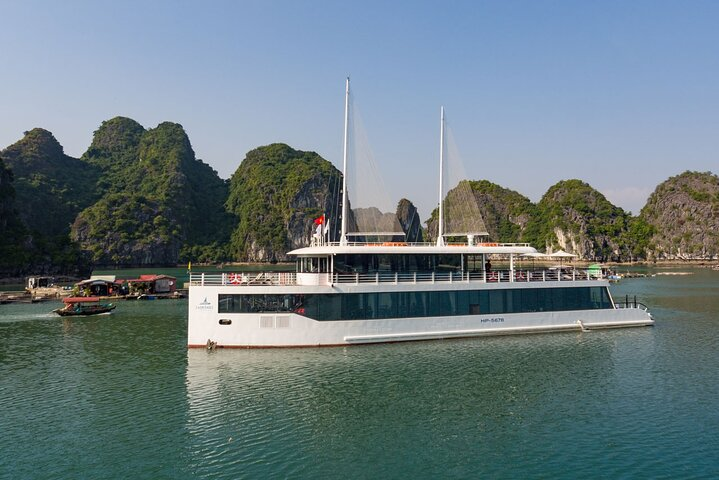 Jade Sails -Top Luxury Halong Bay Day Cruises ( Highest Limousine- Expressway)