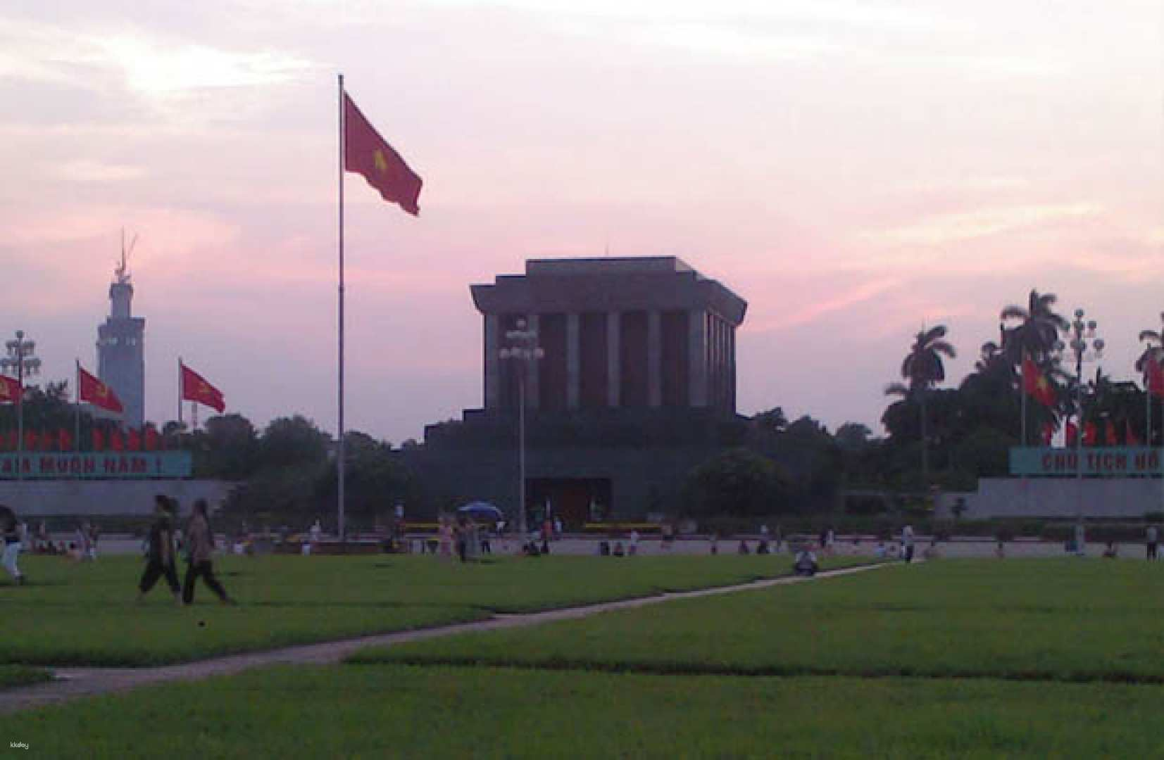 [Japanese guide] {Ho Chi Minh Mausoleum, Uncle Ho House, One Pillar Pagoda, Temple of Literature, etc.} Half-day tour in Hanoi city - Must see! by TNK Travel JAPAN - Photo 1 of 10