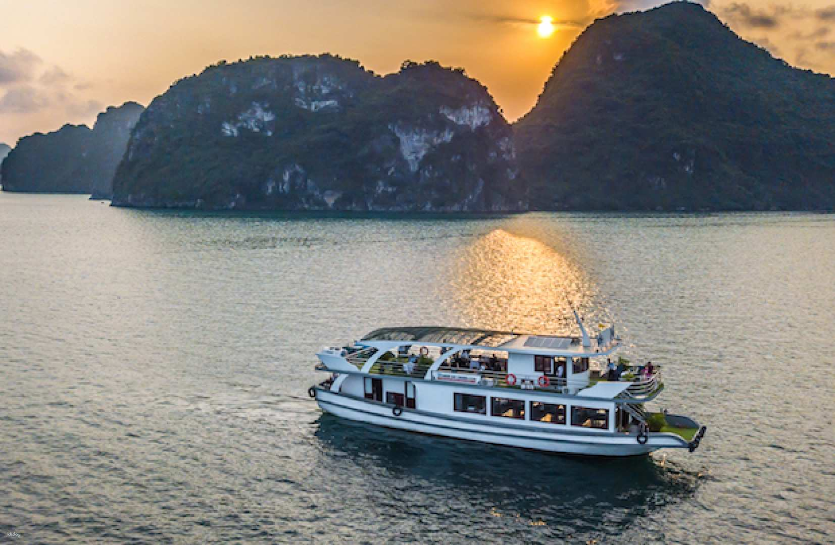 [Japanese guide] Luxury ship! Wonder Bay Cruise Halong Bay day trip, 6-hour cruise tour [1 person participation possible] by TNK Travel JAPAN - Photo 1 of 8