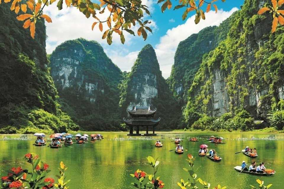 Luxury Ninh Binh Day Tour: Hoa Lu, Trang An & Mua Cave with Cycling and Buffet Lunch - Photo 1 of 10