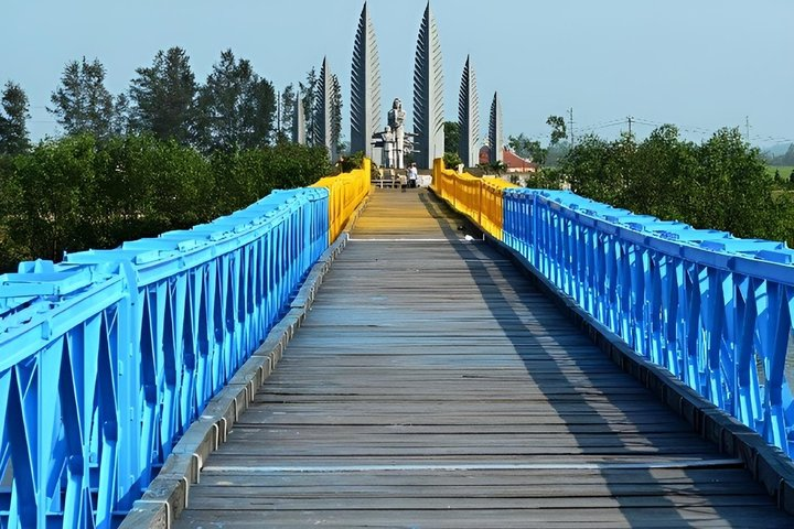 Private DMZ Guided Tour from HOTELS in Da Nang -Hoi An & Hue City - Photo 1 of 7