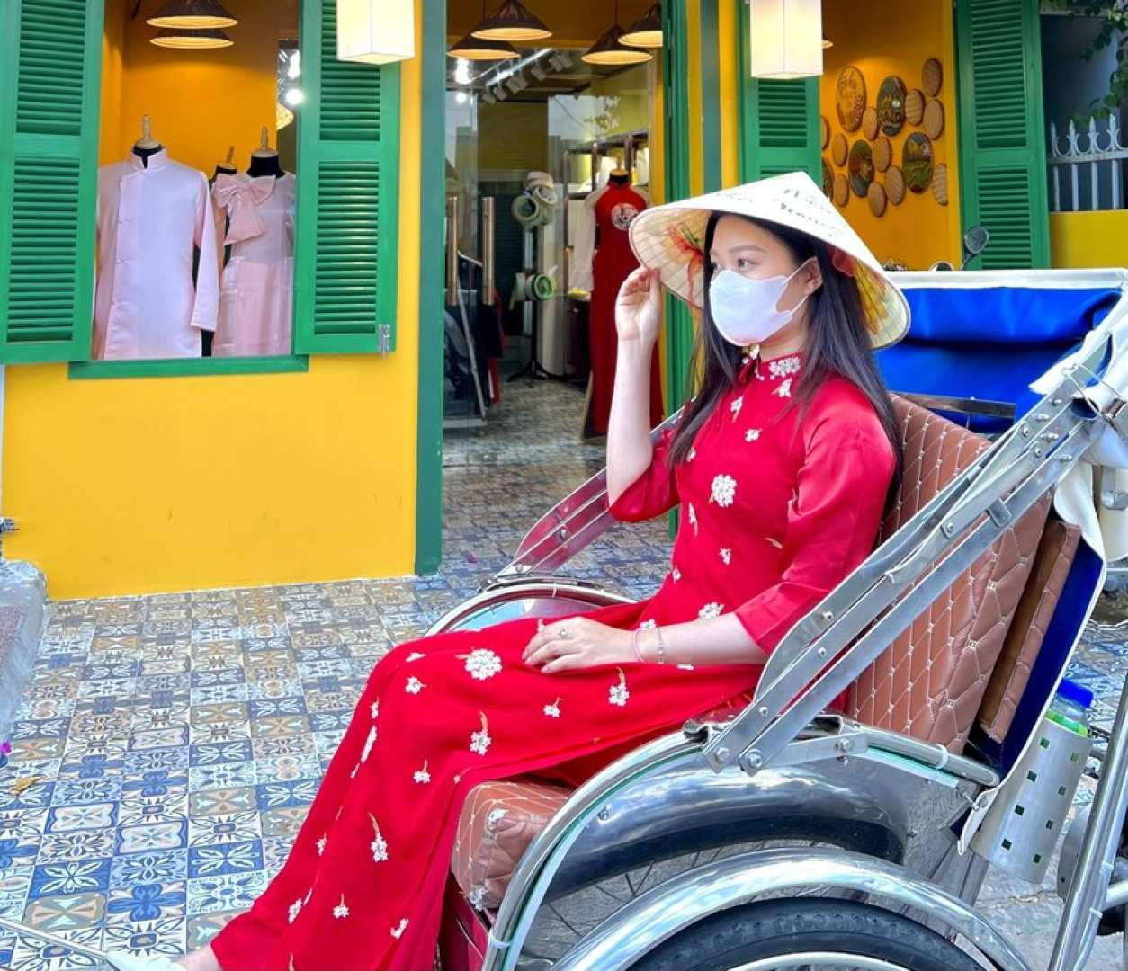 Nha Trang Ao Dai Cyclo Tour (Korean-speaking staff available) - Photo 1 of 4