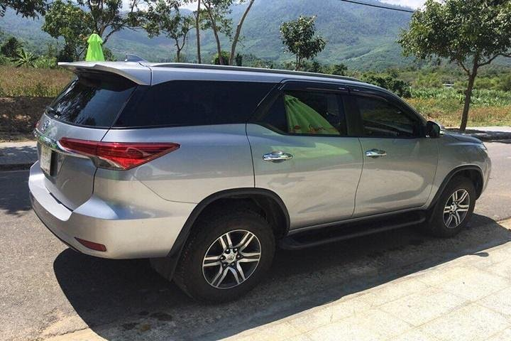 7 seats car for group from 3 to 5.