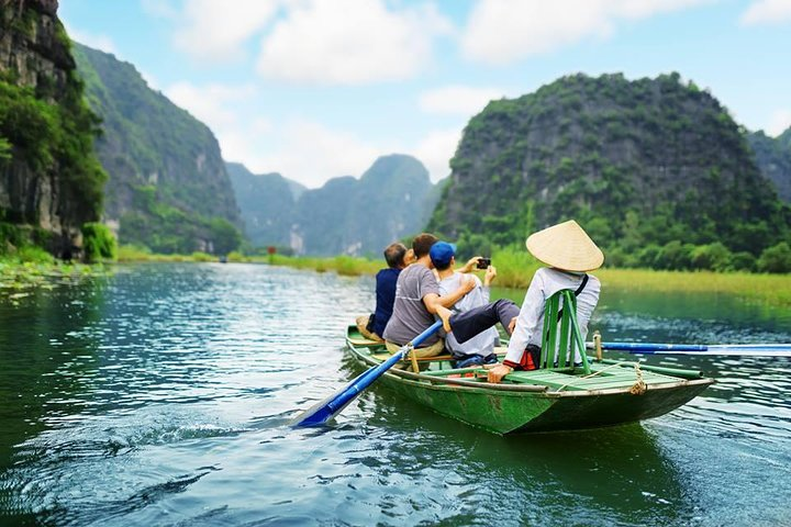 Deluxe & Small Group Hoa Lu Tam Coc Mua Cave Full Day Tour - Limousine Transfer