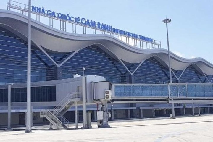 Private Car 4s / 7s in Nha Trang Airport or City tour - Photo 1 of 4