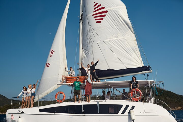 Private Fancy Yacht Charter Included BBQ Lunch And Cocktail Onboard - Photo 1 of 9