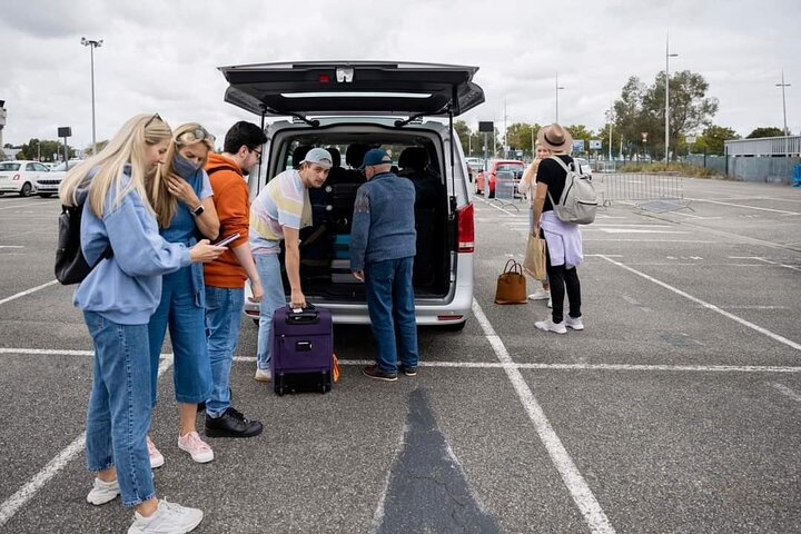 Private Hanoi Airport Transfer: Arrival or Departure