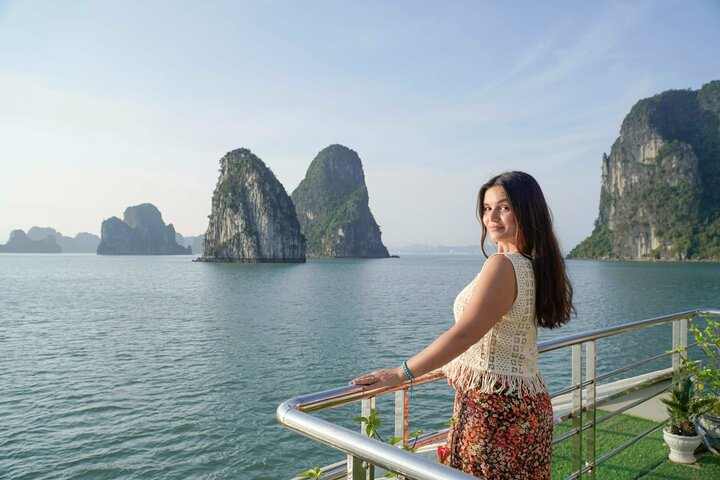 Halong Premium Day Cruises from HANOI going by PRIVATE LIMOUSINE