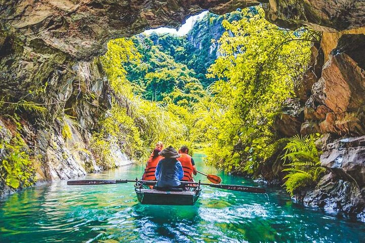 Private Luxury Limousine Tour Trang An Rural Villages Mua Cave