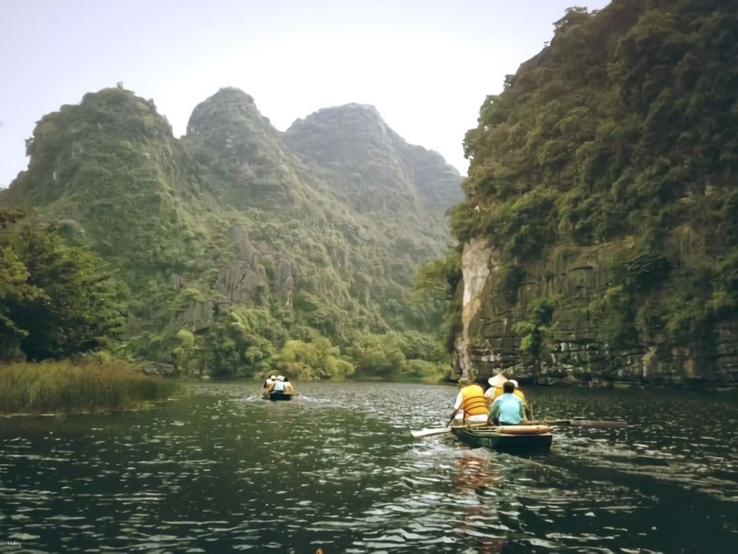 Limousine bus tour of the World Heritage sites of Trang An, Bai Dinh Pagoda and Mua Cave (Japanese guide) - Photo 1 of 10
