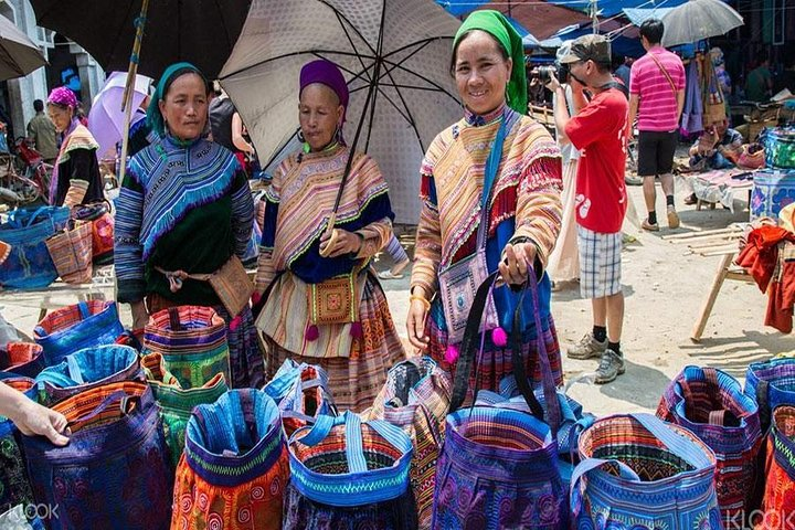 Sapa 2 Days 1 Night Bac Ha Market