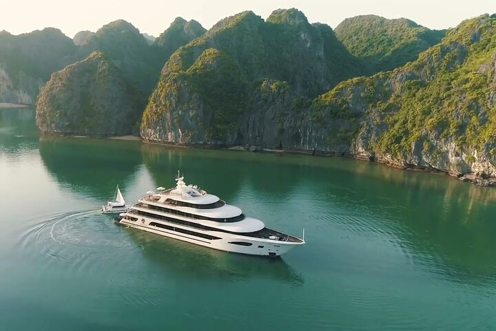 Scarlet Pearl Cruise - Top Wonder Halong Bay 2 Days Tour from Hanoi