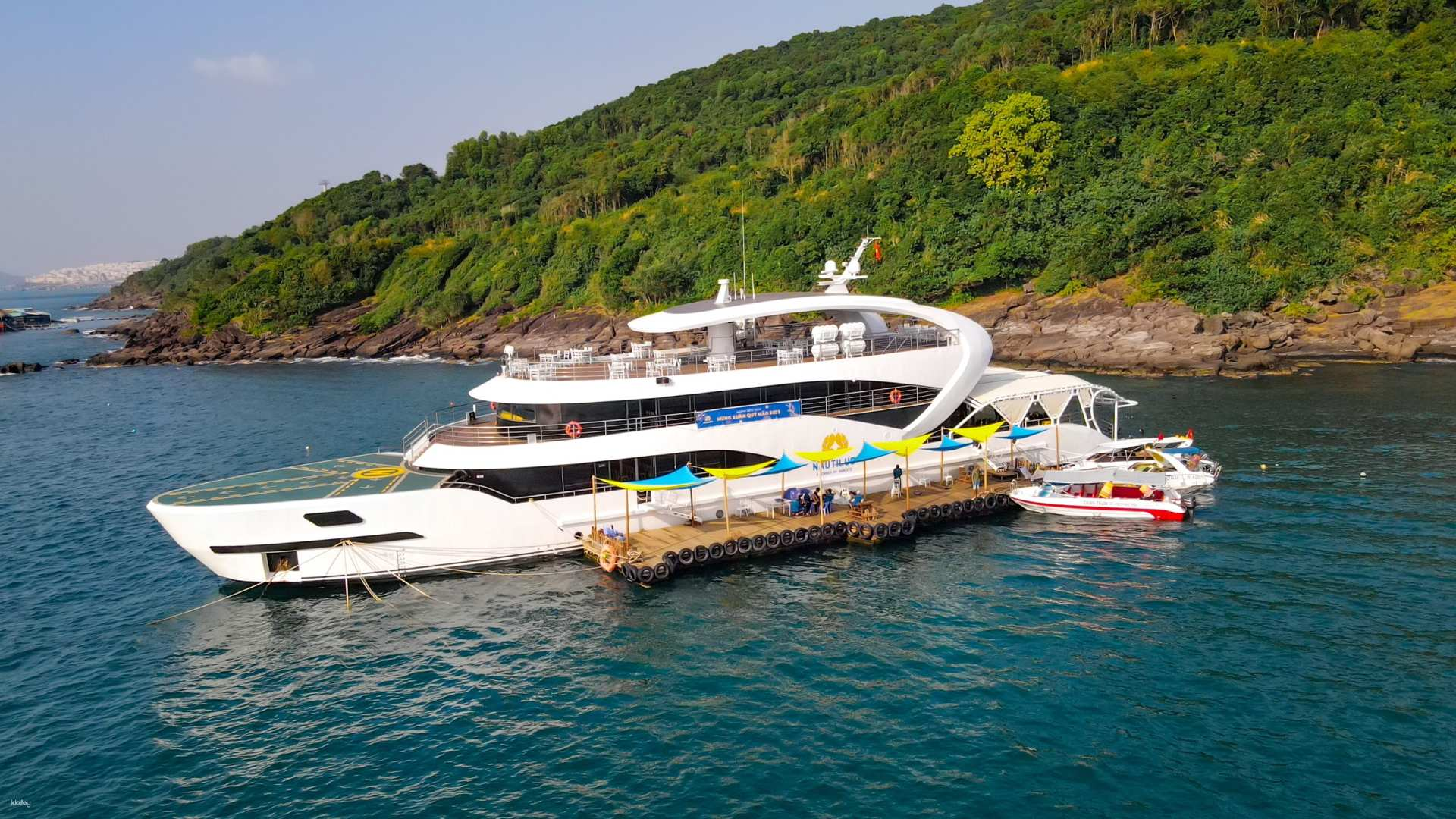 Discover the stunning design of Nautilus Cruise your gateway to explore the breathtaking marine life and coral wonders in Phu Quoc's vibrant waters. Experience adventure and beauty in one destination.