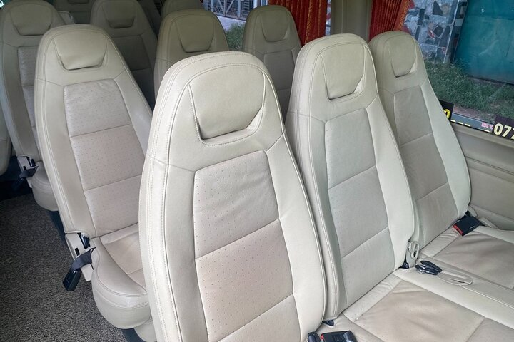 Shuttle bus from Da Nang Airport to Hoi An city/Hoi An hotel - Photo 1 of 6