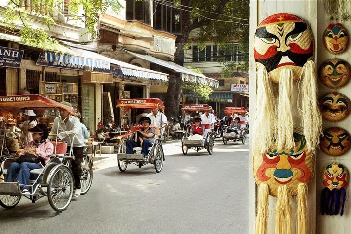 Hanoi Discovery With Cyclo And Street Food Tour