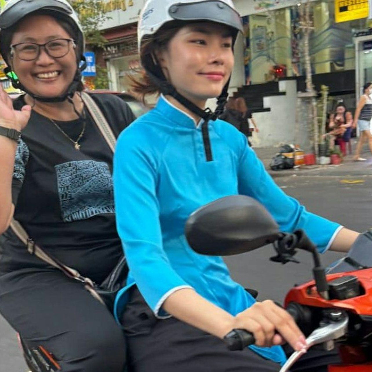 Saigon: Guided Street Food Tour + Roundtrip Transfer - Photo 1 of 3