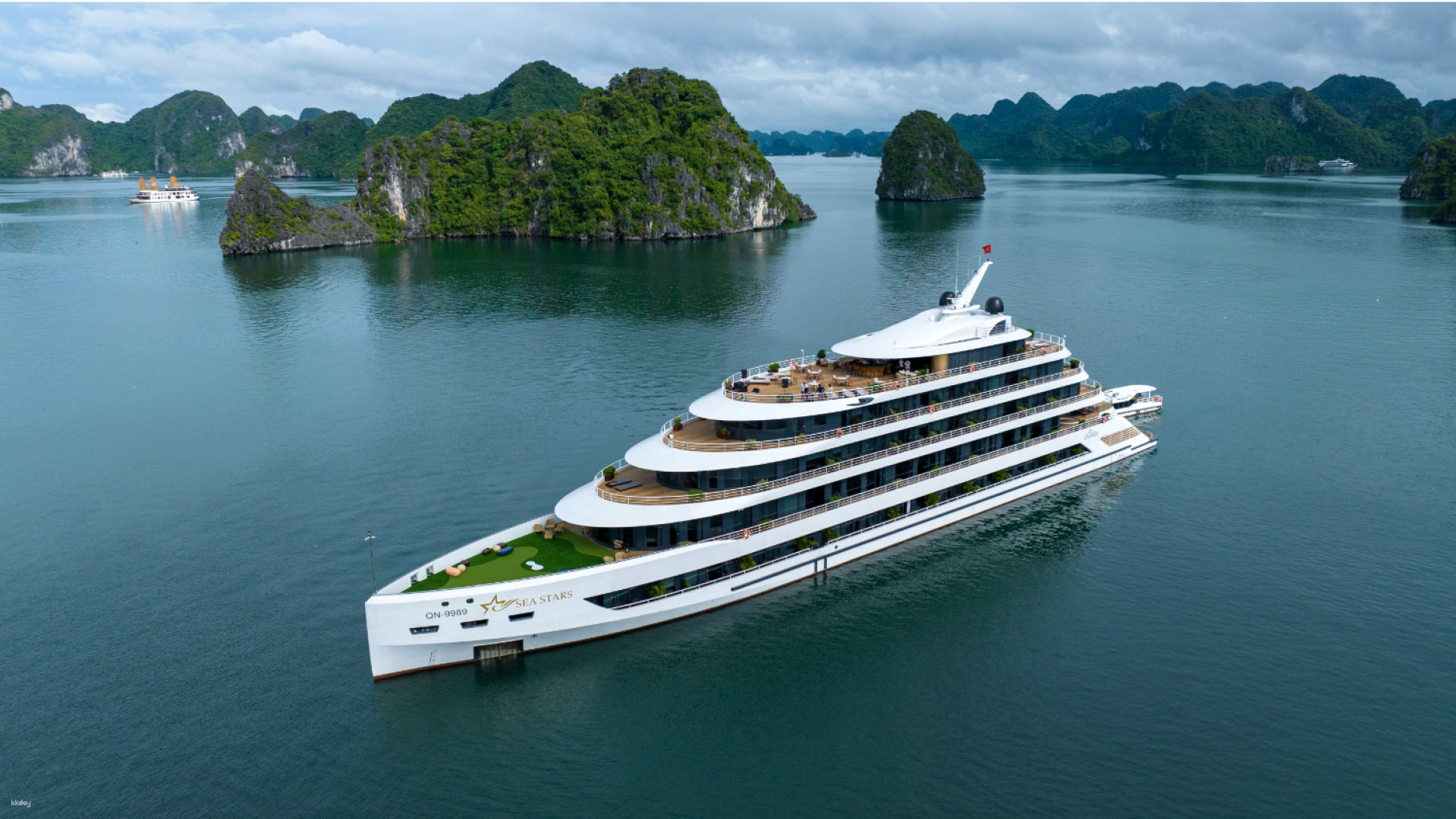 Sea Stars Luxury 6-Stars 2D1N & 3D2N Cruise | Experience Top Scenic of Ha Long Bay with Sung Sot & Ti Top | For non-Vietnamese Travelers | Round - trip Transportation - Photo 1 of 10
