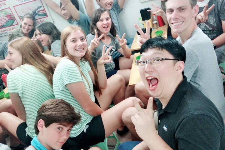 Street Food Tour By Walking