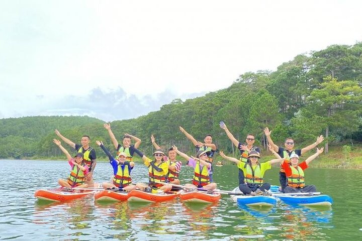 Experience SUP or Kayak Tour with a Guide in Tuyen Lam Lake - Photo 1 of 15
