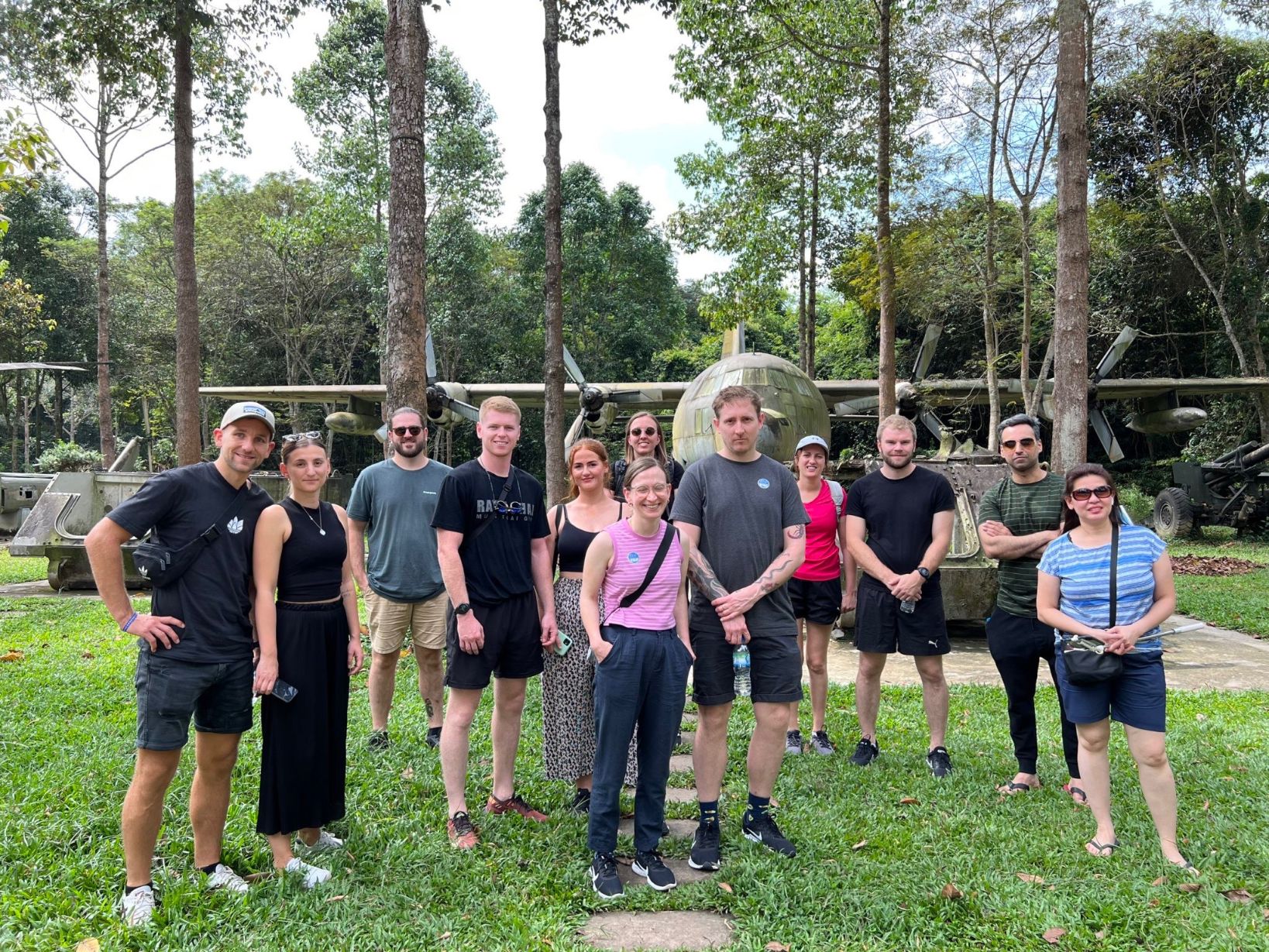 호치민시에서 리무진을 타고 구찌 터널 VIP 투어 - Photo 1 of 10