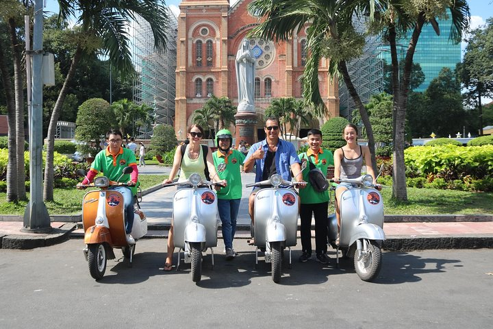 saigon vespa city tour 4,5 hours 