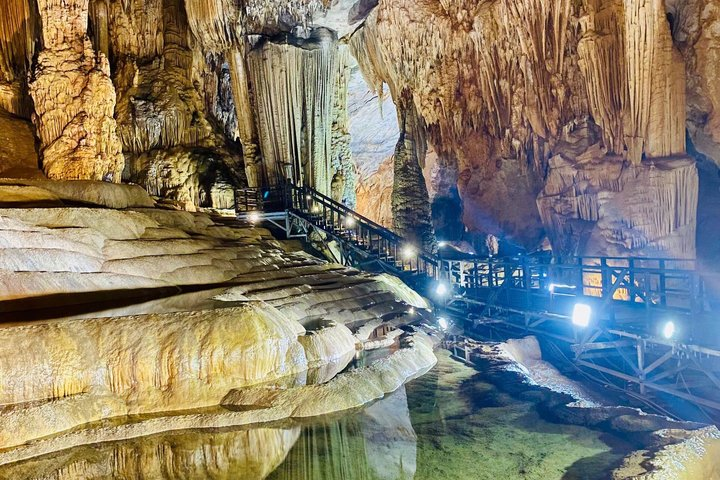 Paradise cave - Phong Nha cave boutique small group Tour - Photo 1 of 14